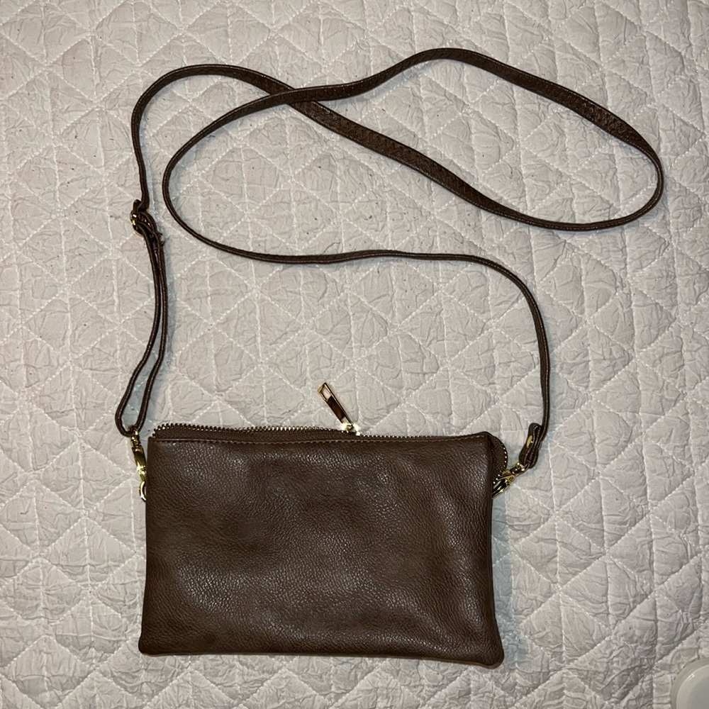 Crossbody. Shoulder strap hand bag purse.